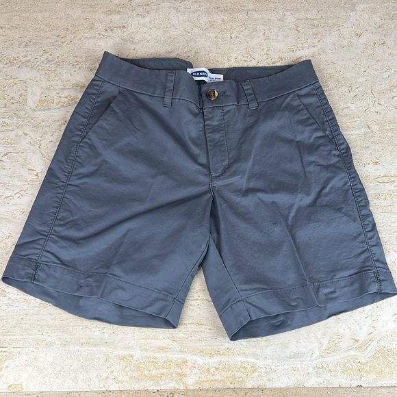 3 Old Navy everyday mid-rise women’s size 4 shorts gray, tan and checker - Picture 4 of 10